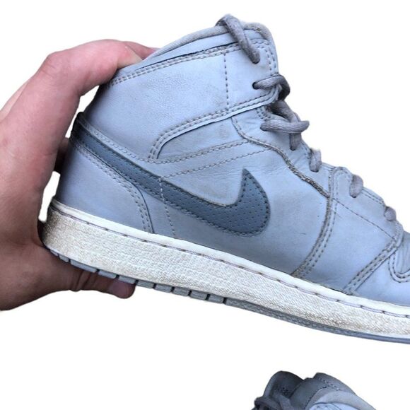 RARE Nike Air Jordan 1 Retro Mid Wolf Grey Coll Grey Size 5.5 - Picture 12 of 16
